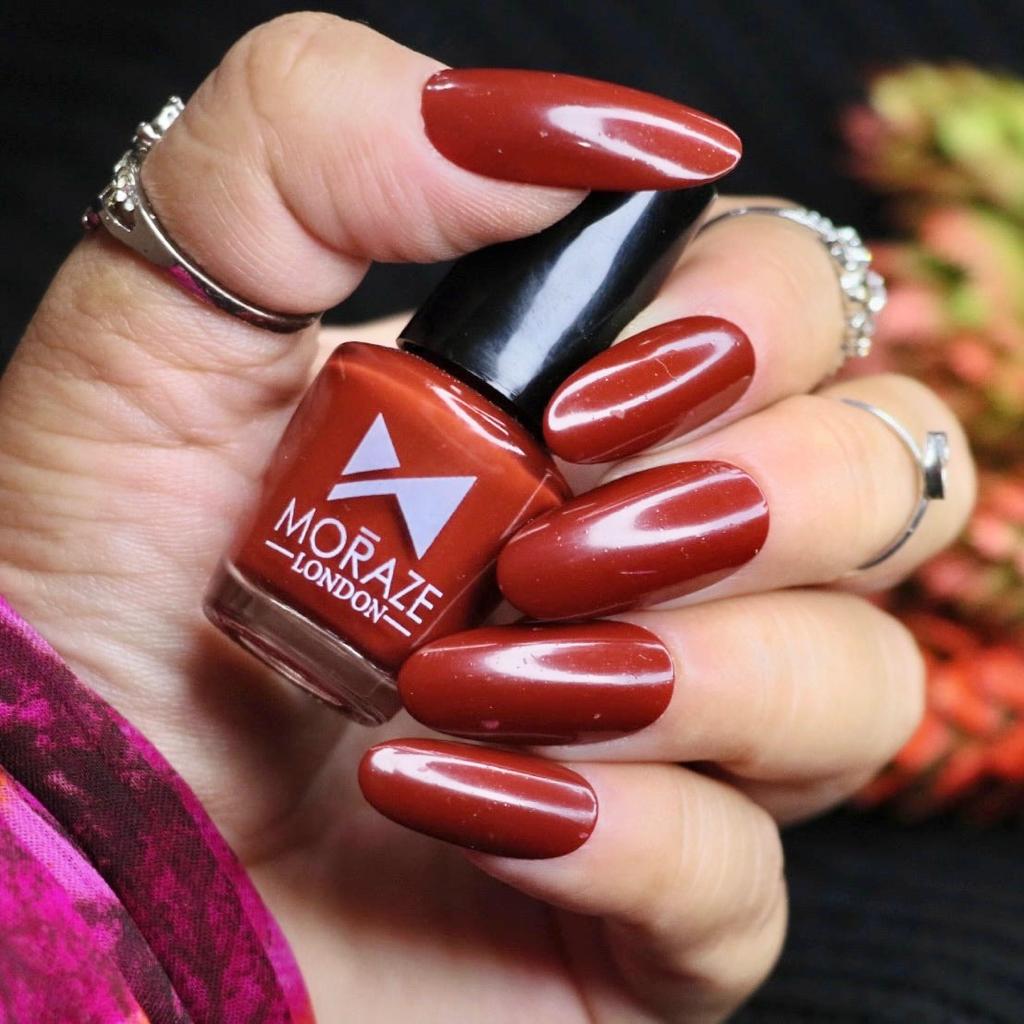 5 Glamorous Nail Polish Kit