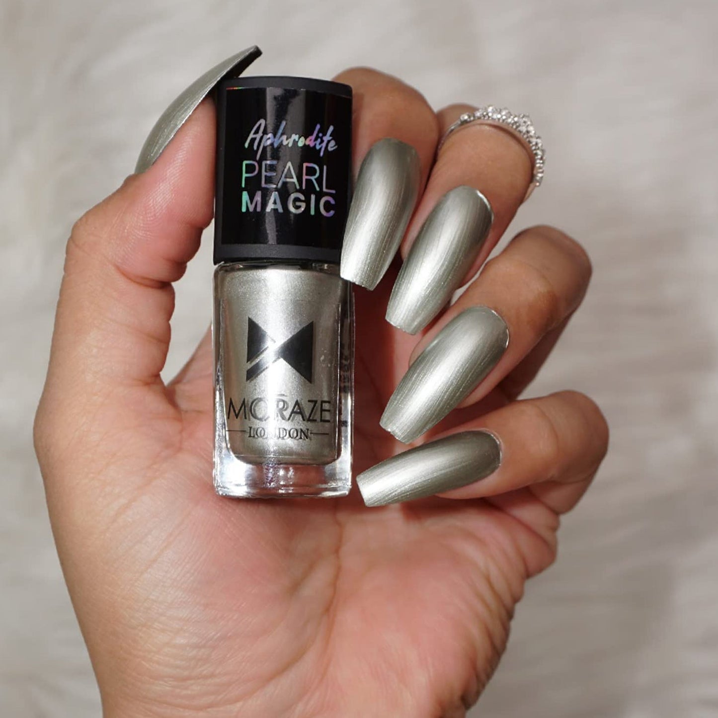 Aphrodite Pearl magic Nail paints - 8.5ml